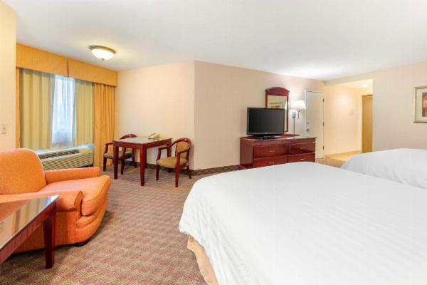 Best Western Plus West Covina Inn image 26