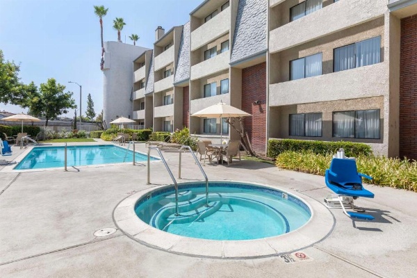 Best Western Plus West Covina Inn image 8